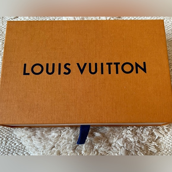 Louis Vuitton Black White Monogram Silk Bandeau Twilly Scarf NEW Box HOST PICK 💖 - Picture 5 of 8